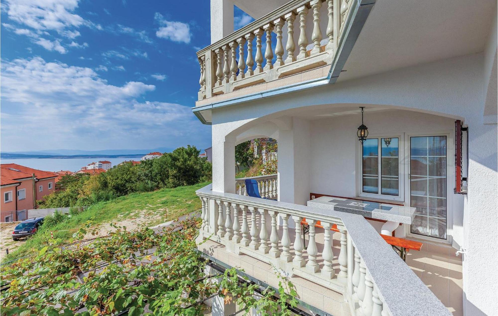 Nice Apartment In Crikvenica With Kitchen Exterior foto